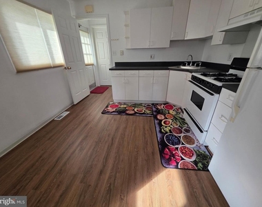 513 W Butler Avenue - Photo Thumbnail 16