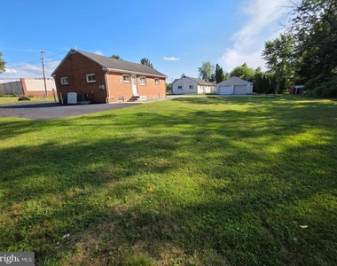 513 W Butler Avenue - Photo Thumbnail 12