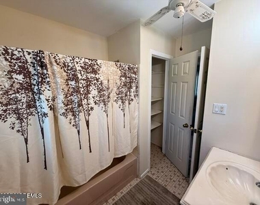 159 Ft De France Avenue - Photo Thumbnail 13
