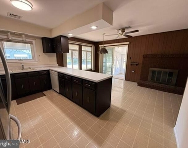 159 Ft De France Avenue - Photo Thumbnail 3