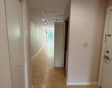 80-84 Nassau Street - Photo Thumbnail 4