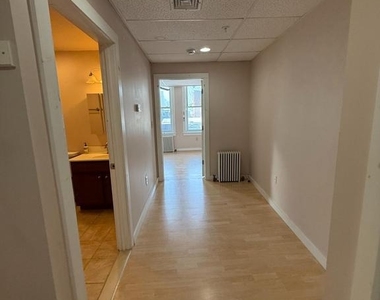 80-84 Nassau Street - Photo Thumbnail 1