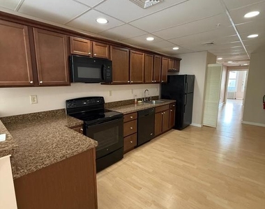 80-84 Nassau Street - Photo Thumbnail 6