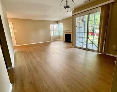 121 Andover Place - Photo Thumbnail 3