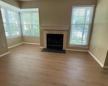 121 Andover Place - Photo Thumbnail 5