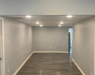 127 Cove Road - Photo Thumbnail 3