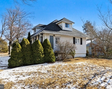 311 Railroad Boulevard - Photo Thumbnail 20