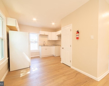 730 E Montrose Street - Photo Thumbnail 4