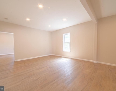 730 E Montrose Street - Photo Thumbnail 2