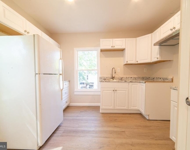 730 E Montrose Street - Photo Thumbnail 5