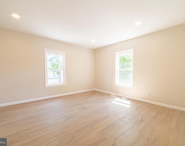 730 E Montrose Street - Photo Thumbnail 6
