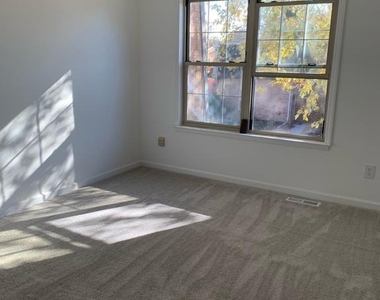 2113 Harbour Drive - Photo Thumbnail 5