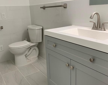 2113 Harbour Drive - Photo Thumbnail 3