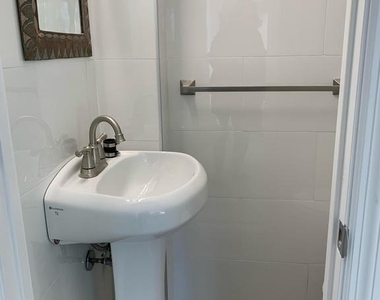 2113 Harbour Drive - Photo Thumbnail 2
