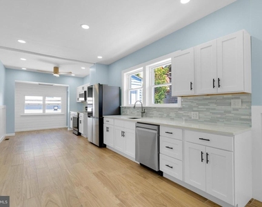 119 N Cambridge Avenue - Photo Thumbnail 3
