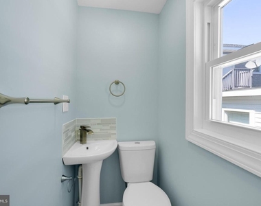 119 N Cambridge Avenue - Photo Thumbnail 7