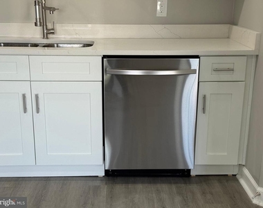 6900 Saint Ignatius Drive - Photo Thumbnail 2