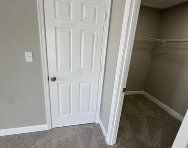 6900 Saint Ignatius Drive - Photo Thumbnail 15