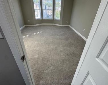6900 Saint Ignatius Drive - Photo Thumbnail 16