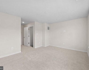 6045 Soho Way - Photo Thumbnail 23