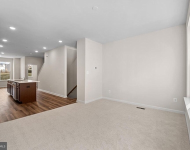 6045 Soho Way - Photo Thumbnail 10