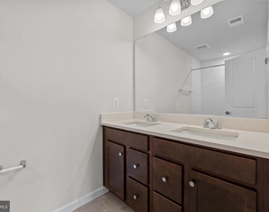 6045 Soho Way - Photo Thumbnail 25