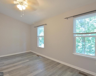 13326 Waterside Circle - Photo Thumbnail 17