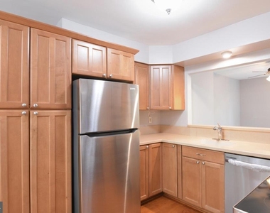13326 Waterside Circle - Photo Thumbnail 7