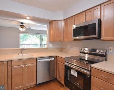 13326 Waterside Circle - Photo Thumbnail 6