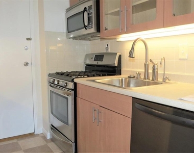 10500 Rockville Pike - Photo Thumbnail 3