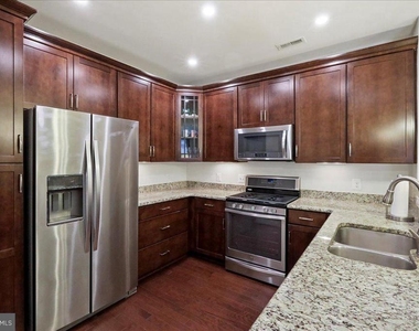 3910 Doc Berlin Drive - Photo Thumbnail 2