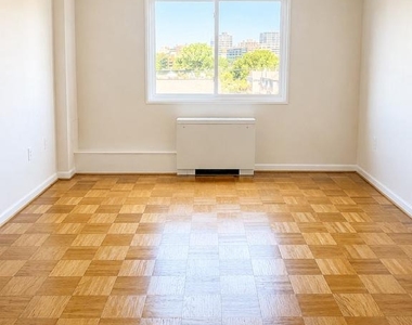 4800 Chevy Chase Drive - Photo Thumbnail 23