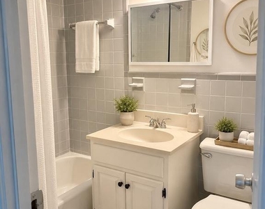 4800 Chevy Chase Drive - Photo Thumbnail 18