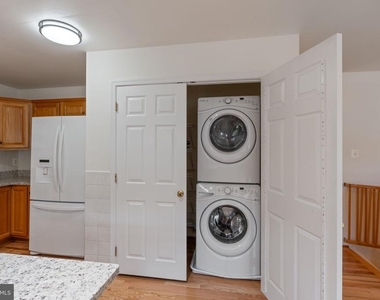 211 Westlake Boulevard - Photo Thumbnail 5