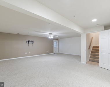 211 Westlake Boulevard - Photo Thumbnail 16