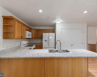 211 Westlake Boulevard - Photo Thumbnail 3