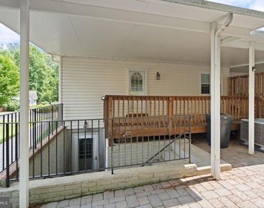 211 Westlake Boulevard - Photo Thumbnail 24