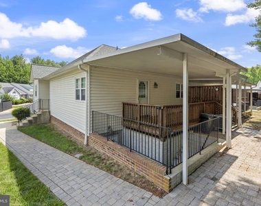 211 Westlake Boulevard - Photo Thumbnail 23