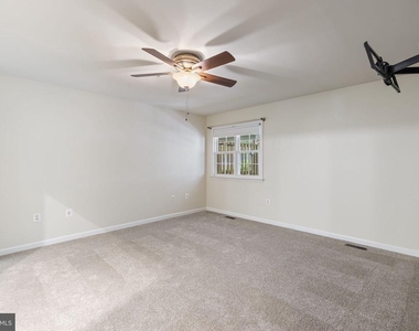 211 Westlake Boulevard - Photo Thumbnail 10