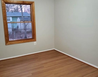 1321 Greyswood Road - Photo Thumbnail 9