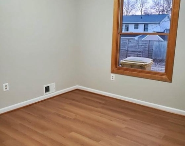 1321 Greyswood Road - Photo Thumbnail 11