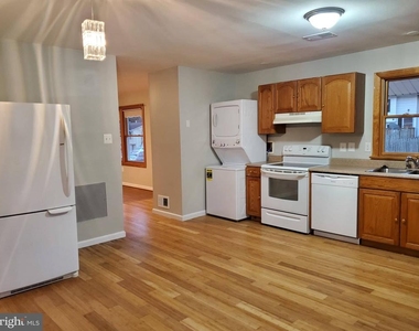 1321 Greyswood Road - Photo Thumbnail 6