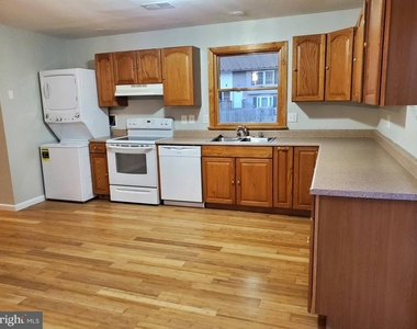 1321 Greyswood Road - Photo Thumbnail 4