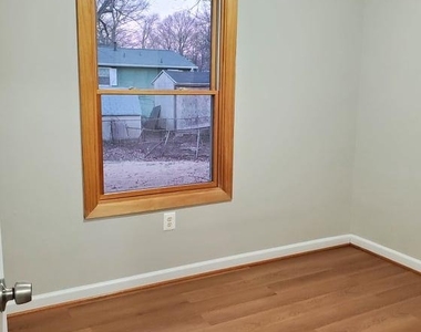 1321 Greyswood Road - Photo Thumbnail 10