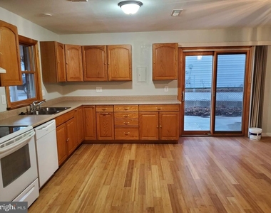 1321 Greyswood Road - Photo Thumbnail 3
