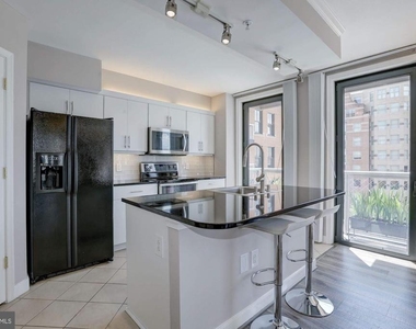 616 E Street Nw - Photo Thumbnail 3