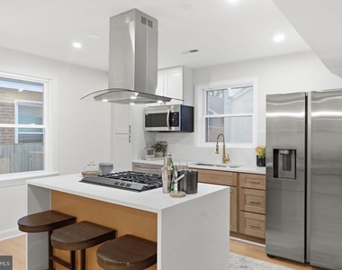 5520 North Capitol Street Nw - Photo Thumbnail 12
