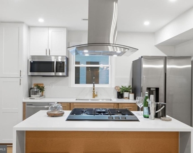5520 North Capitol Street Nw - Photo Thumbnail 13