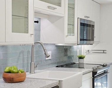 1200 East Capitol Street Ne - Photo Thumbnail 16
