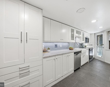 1200 East Capitol Street Ne - Photo Thumbnail 15